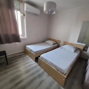 Au Delà De La Porte Du Bonheur Alloggio in famiglia